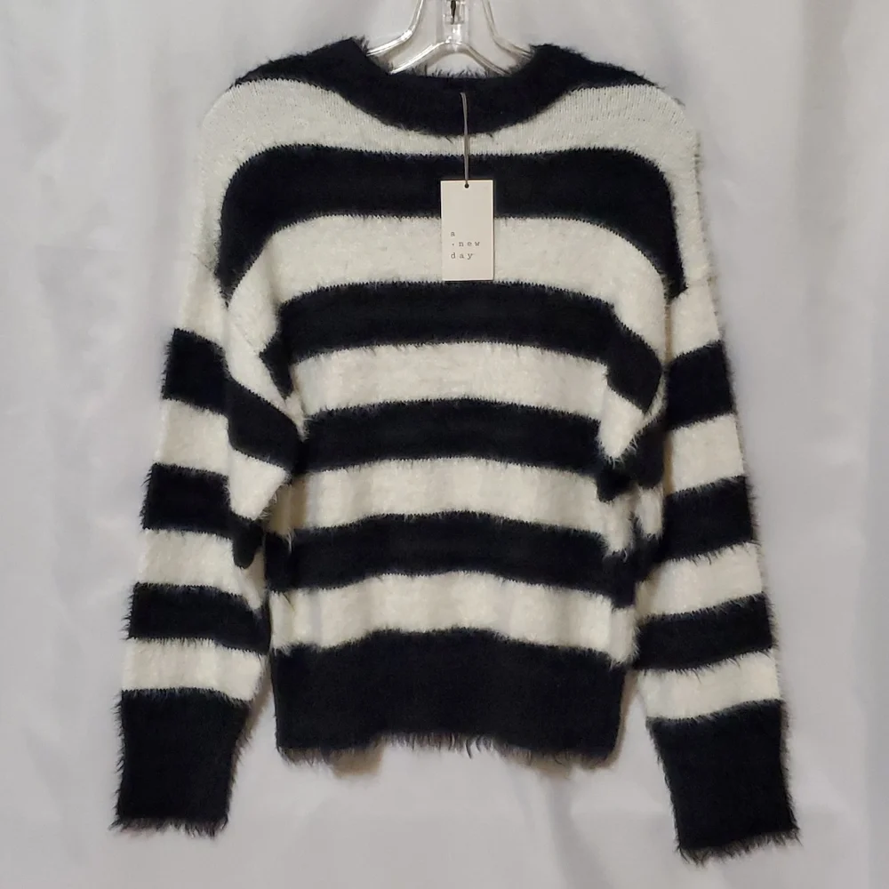 A new day Women's Long Sleeve Striped Crewneck Pullover Sweater - Picture 8 of 13